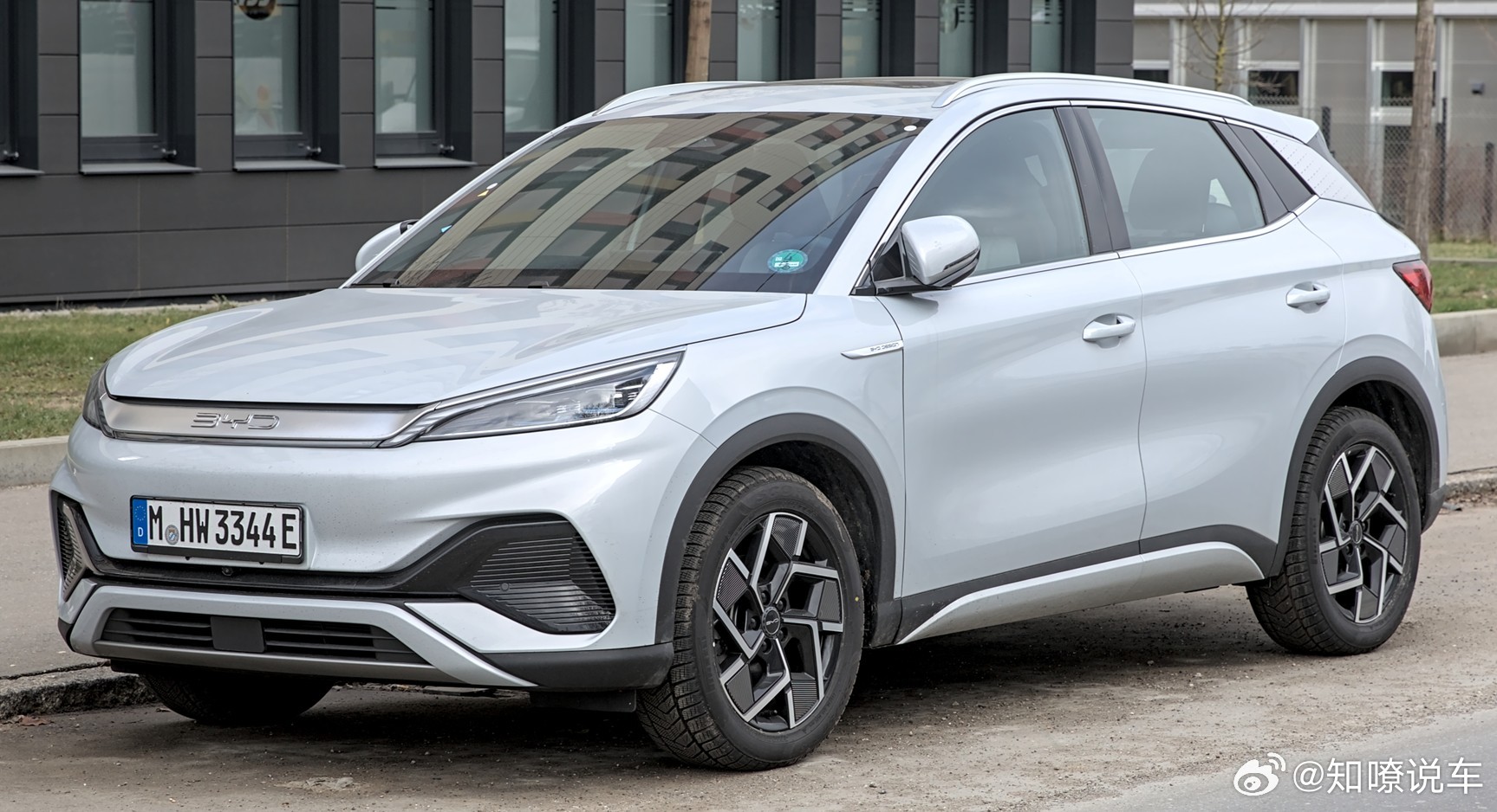 伊朗，给比亚迪“炸”出圈了就在前两天，耶路撒冷周边一声巨响，美伊冲突的导弹落下。