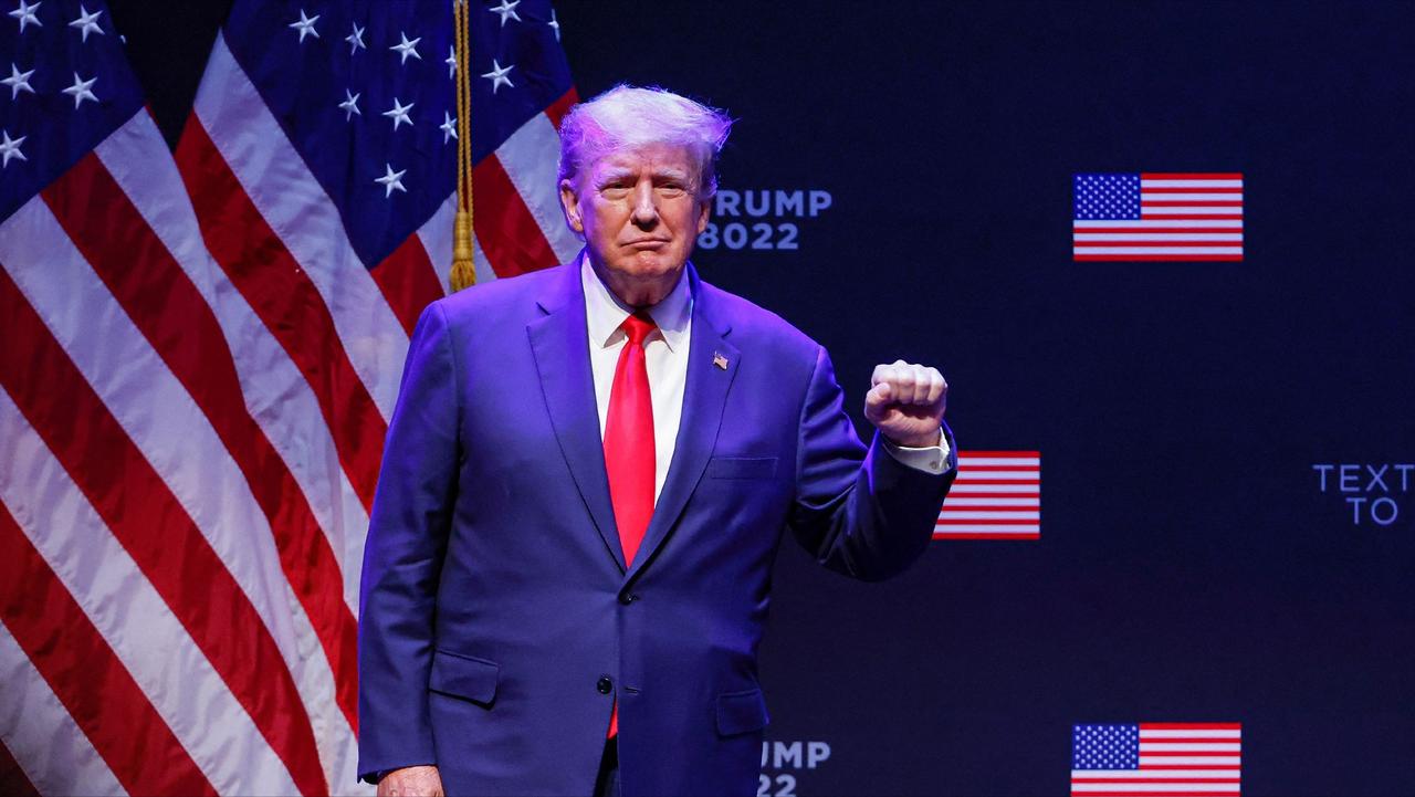 如今特朗普已是 80 岁高龄，依照美国宪法，总统最多只能连任两届。就算他手握权力