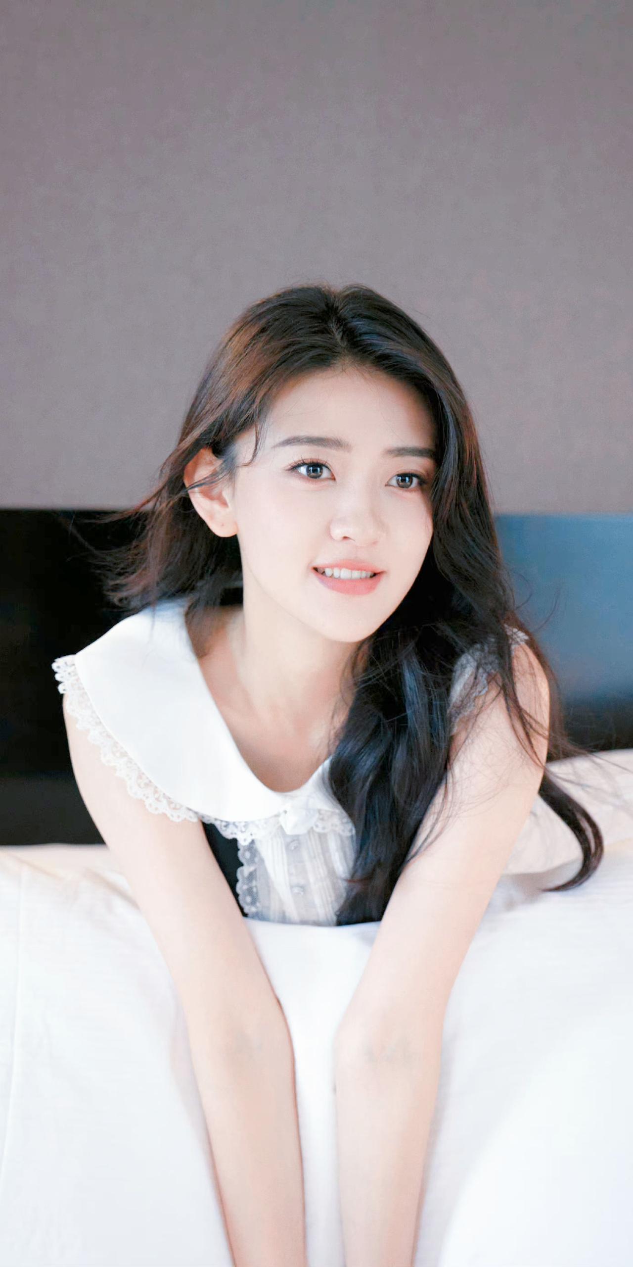 梁洁甜美少女风手机壁纸组图