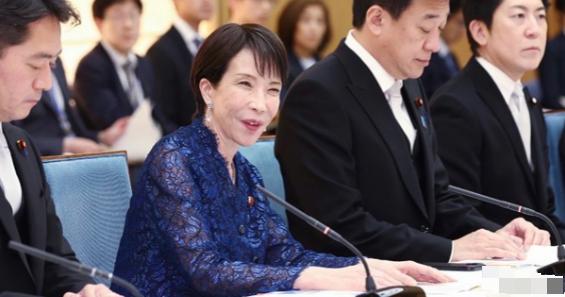 定了，日本官宣示好中国

6月8日，福冈地方检察厅正式宣布，放弃起诉那名被扣押数