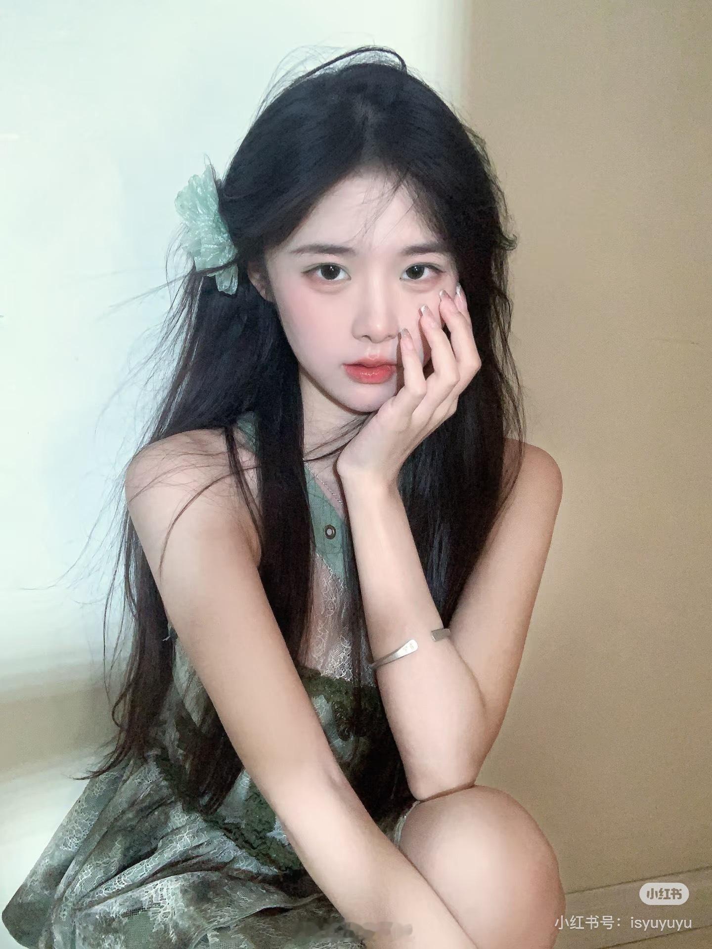 我又来了蜜蜜们依旧是评论里抽三个宝子送这三套衣服 都s可许愿1 2 3 ​​​