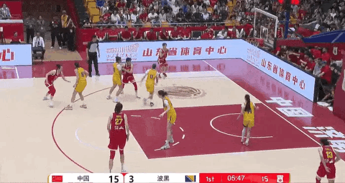 妞姐上来就进三分球，这种比赛帮她热热身，找找状态很合适。中国女篮vs波黑女篮 我