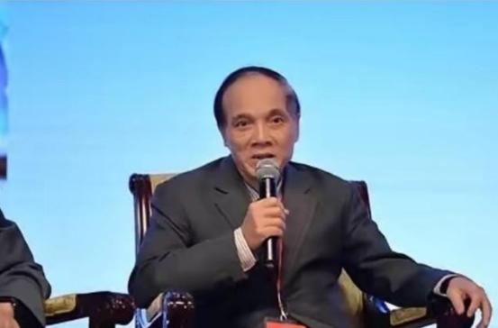 越南一位教授突然在公开场合抛出一句实话：他对中国没啥好感，但不得不承认，在亚洲国