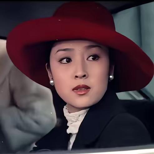 这个当年被谢贤爱到骨子里的女人，听到曾经深爱她的男人，死讯的时候，她会怎么样呢？