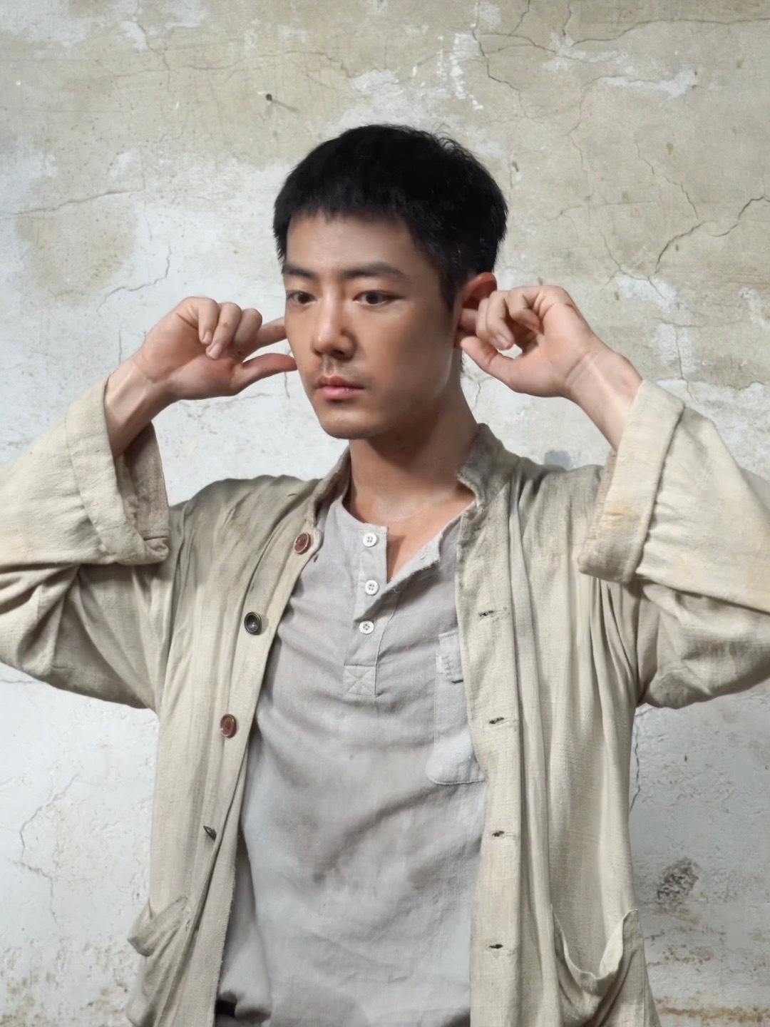 钳工莫得闲片场，毛栗子，帅气又可爱！ 