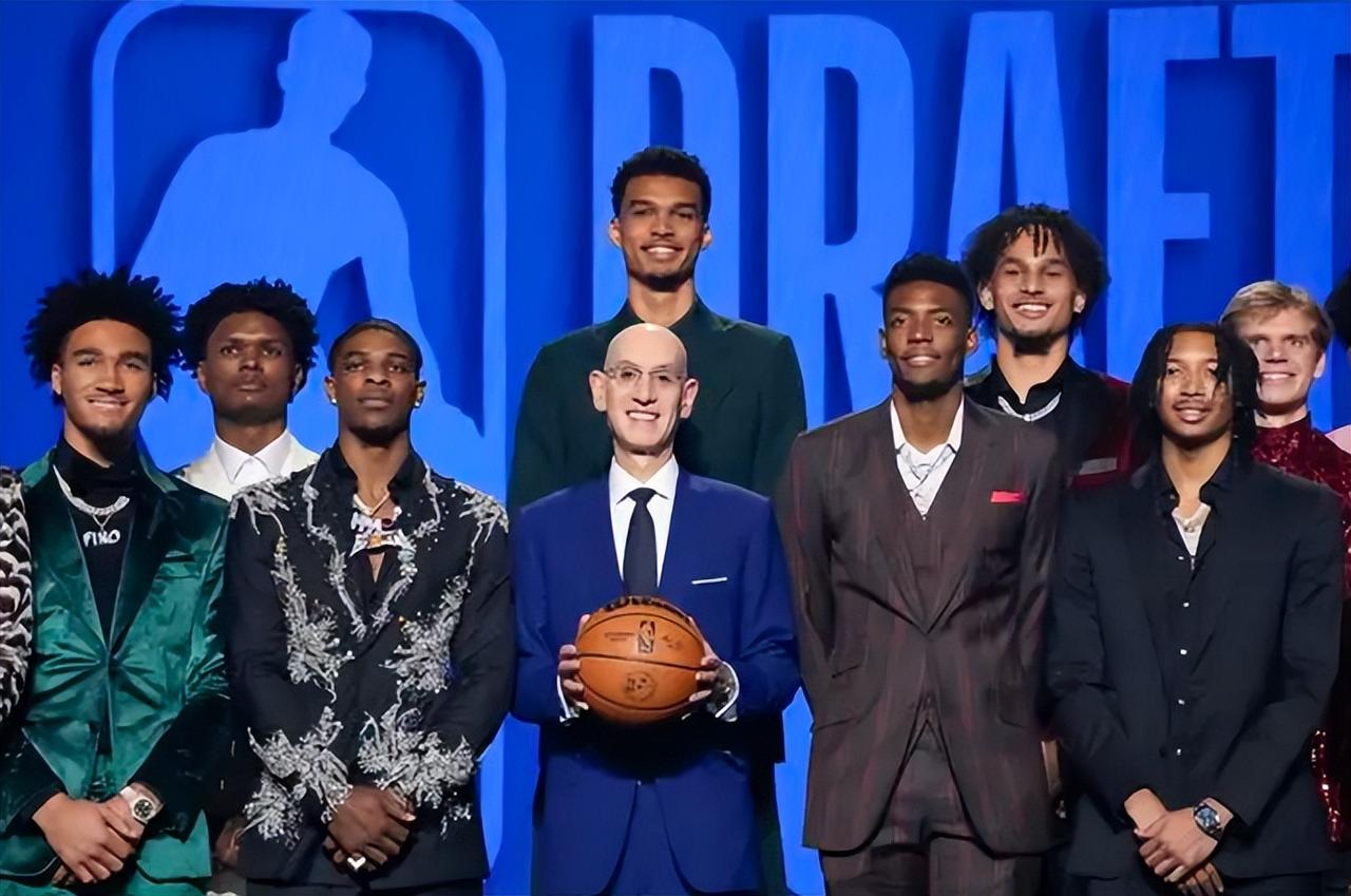 2023乐透秀的“首秀”：一人力压文班亚马，火箭活塞难兄难弟
今天的14场NBA