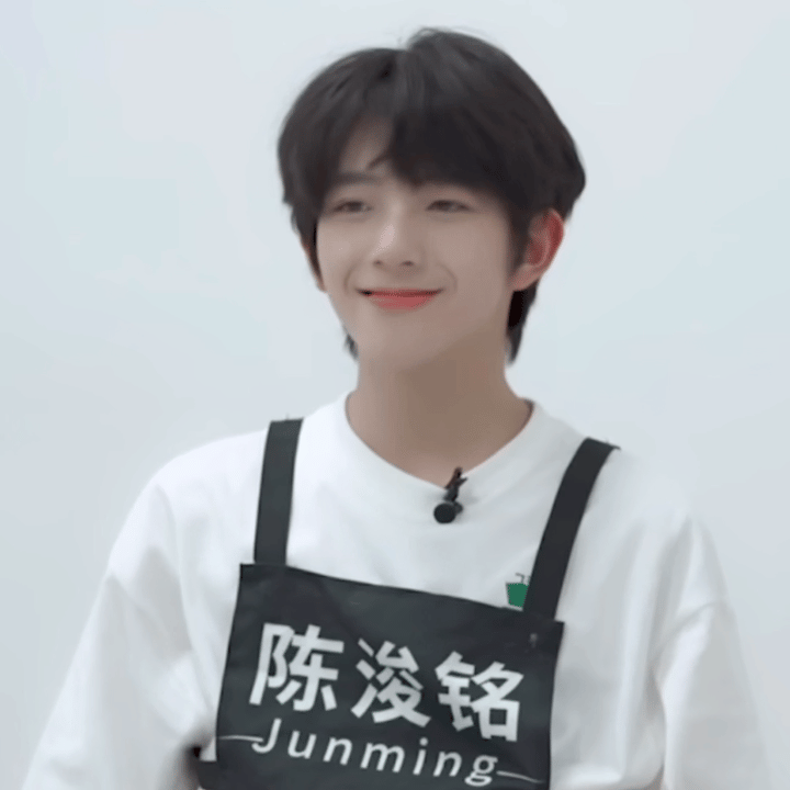 好啦好啦你们别吵啦 