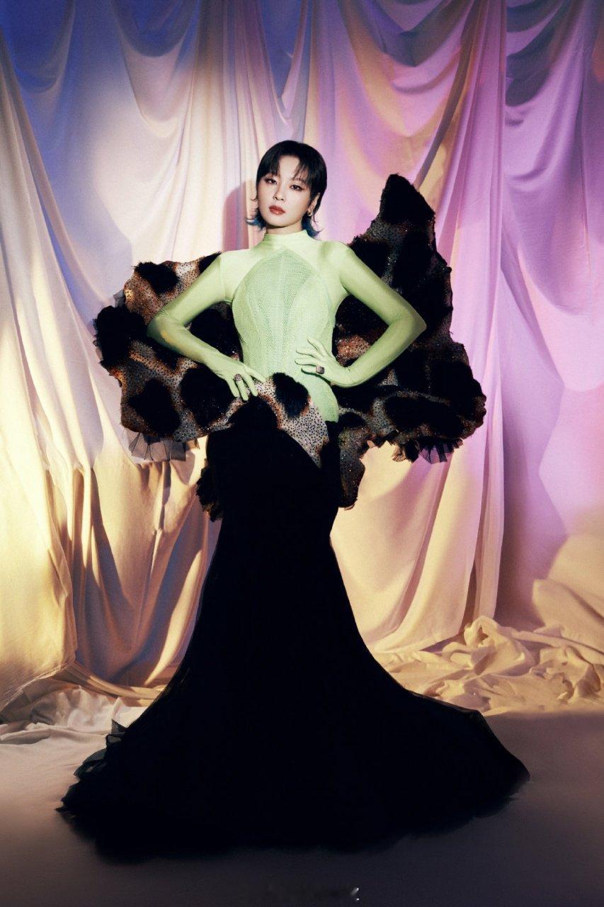 在江苏台听到特别的人周笔畅唱《特别的人》，一开口就绷不住，满屏都是对大同的想念啊