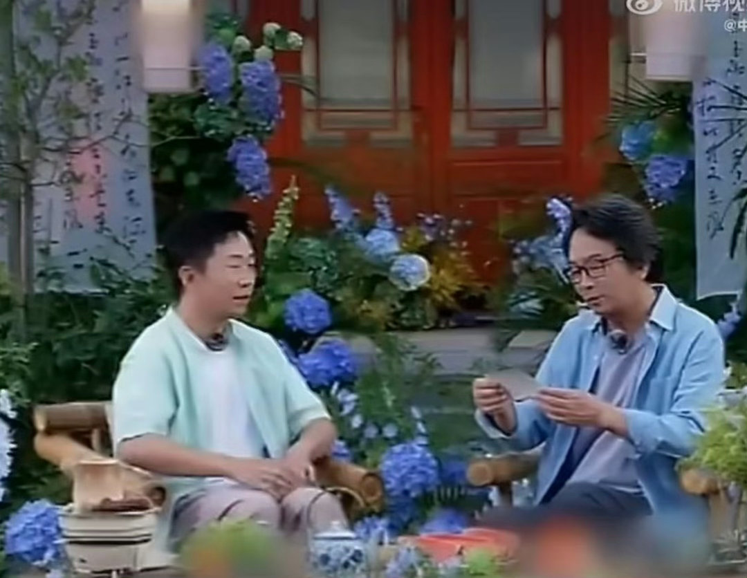 刘震云夸杨迪长得英俊谁能想到茅盾文学奖作家直白夸赞杨迪长相出众！杨迪抓住机会疯狂