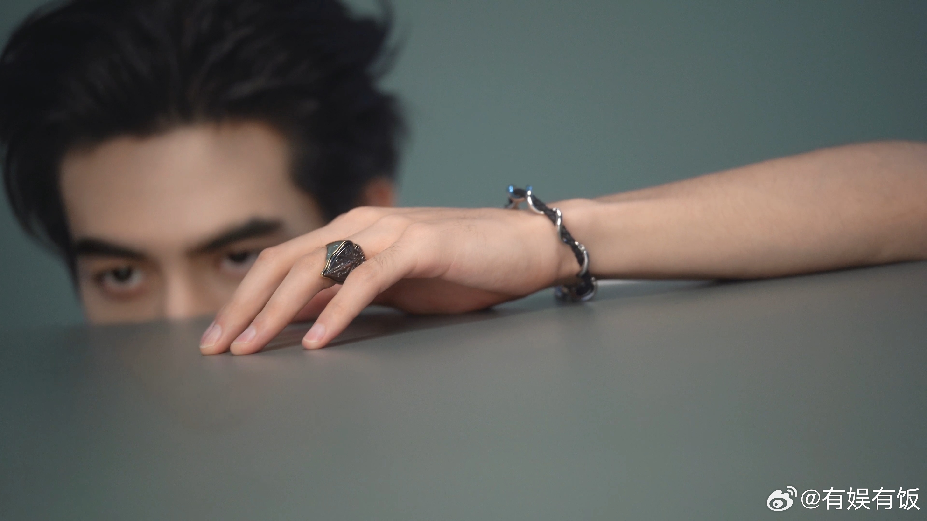 脸和身材都很曼妙宋威龙被缠触发关键词宋威龙被绑文学