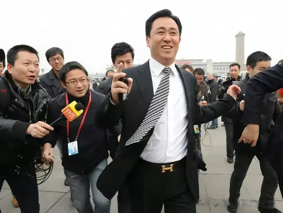 皮带哥怎么了？现在大报小报的说皮带断了，不会是真的吧？不信谣不传谣，一切以官方通