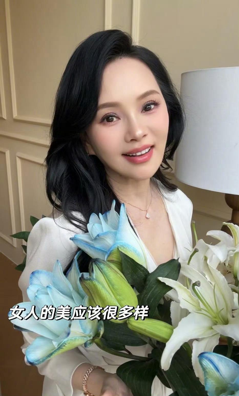 伊能静天生干导游的料自带超强导游天赋，处事沉稳高效，快速解决突发状况。擅长照顾所