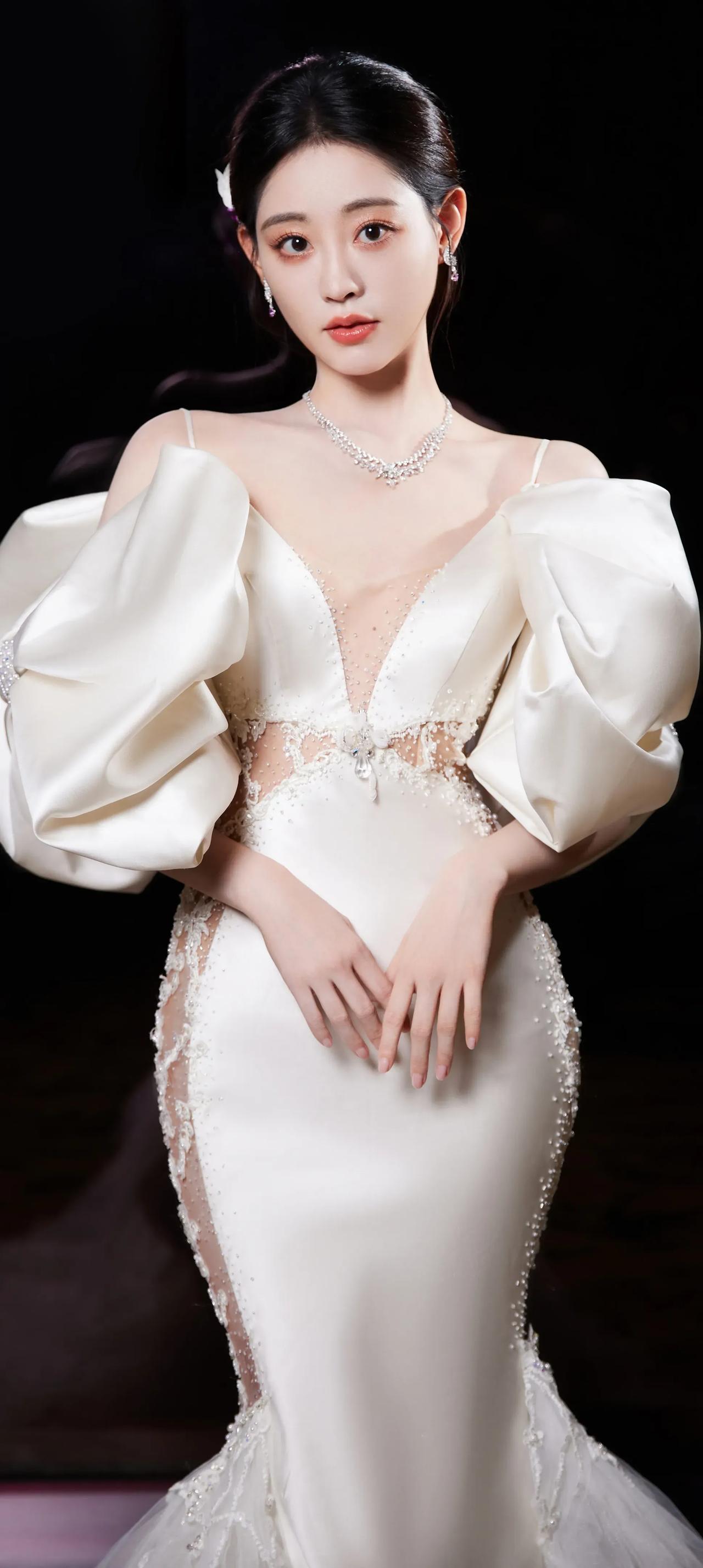 #祝绪丹# #女明星谁最美# #高清美女# #惊艳女神#
达人推荐 女主角唇泥