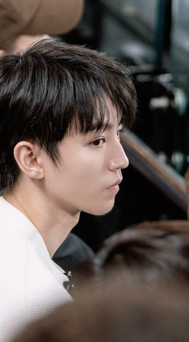 脑海里闪现无数相似的画面 