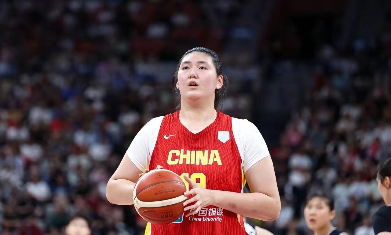 奇怪吗？为什么感觉张子宇一上场，其他球员都不会打球了？其实一点也不奇怪，深度剖析