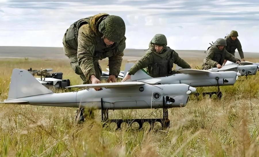 真要出事了？最近乌克兰无人机频繁绕路靠近俄罗斯，已经把周边几个国家卷进了进来，俄