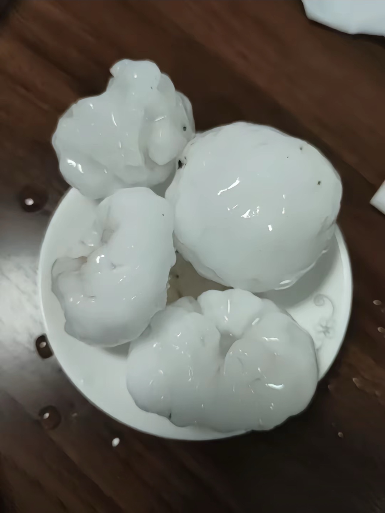 本来特别期待蔚来的NWM，一直焦急的等待系统升级。结果看了一些大V的评测视频，又