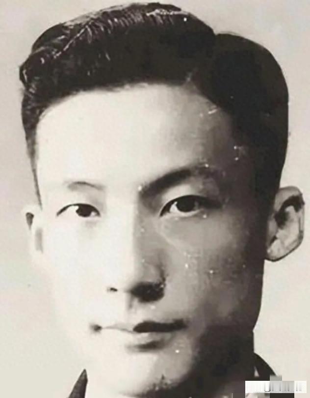 十二桥惨案唯一幸存者！1949年刑场路上，特务偷偷放他跳车
 
1949年12月