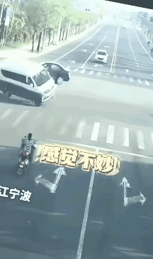 别再笑“女司机”了！这波神操作才是真正的驾驶智慧
 
       刷到这幕真的