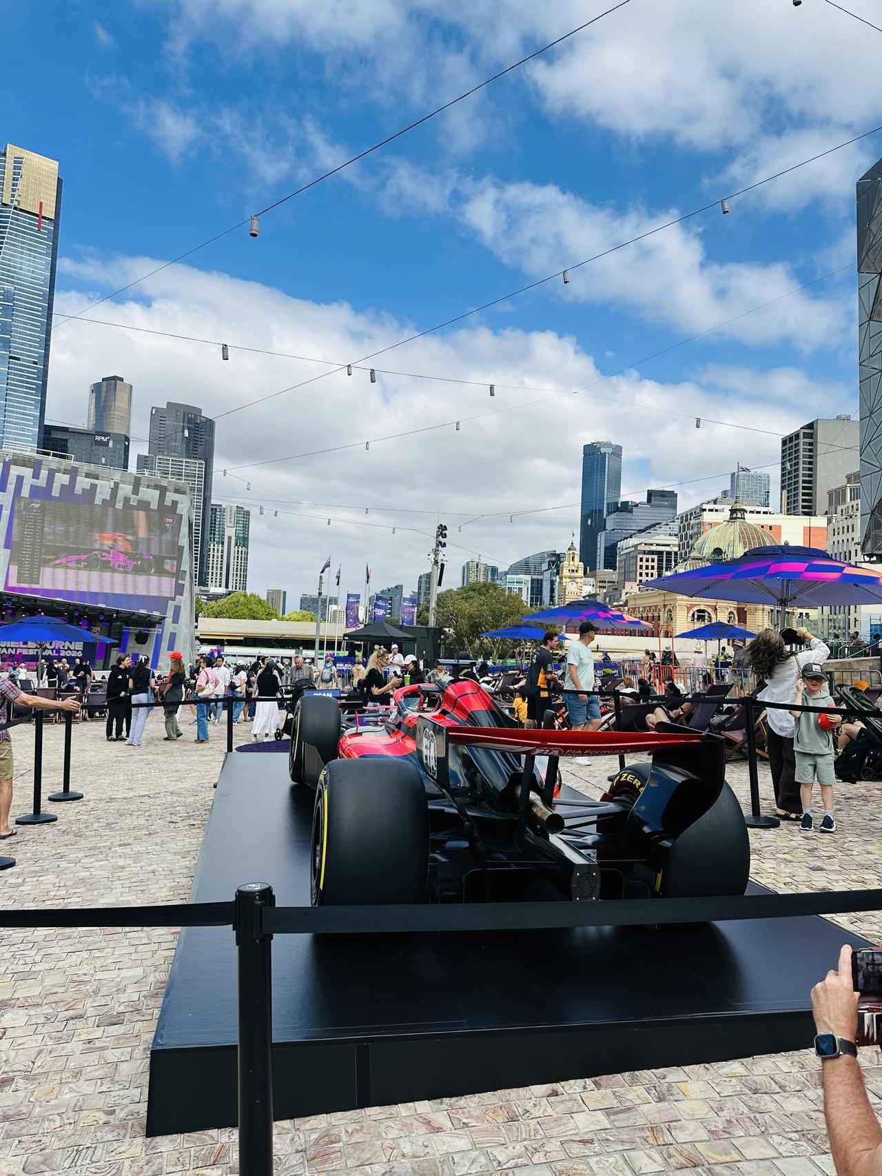 3.8 周末天气不错 
墨村蒙巴节 
以及联邦广场的F1 直播