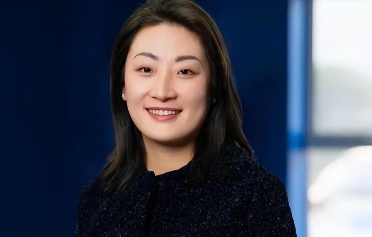 宗馥莉辞任娃哈哈董事长：是认输，还是另起炉灶当“女王”？
 
宗馥莉在国庆前突然