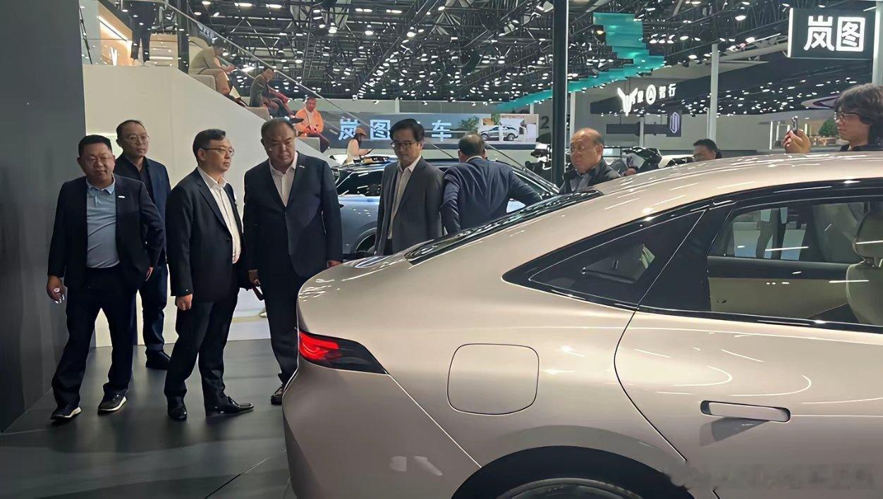 日产又赢了，国产都慌了，都要完了，日产崛起了[捂脸]哈哈哈哈哈哈哈我猜比亚迪王传