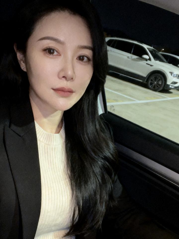 下班了～
不得不说时间过得真快，不知不觉就已经来到了中年。
很多人都说，中年可能