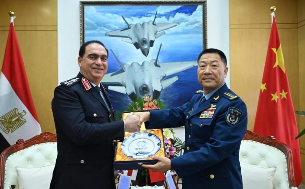 7月18日，埃及国防部宣布，应中方邀请，埃及空军司令福阿德·加瓦德访问中国。按照
