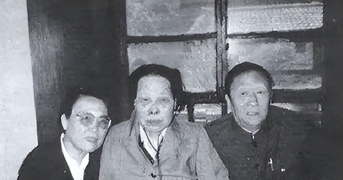 1993年，杨虎城将军遗孀去世，临终前遗留一个特殊愿望，获当地政府破格同意批准