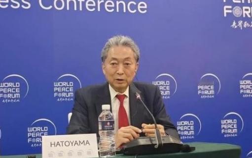 日本前首相鸠山由纪夫提出了一个新颖的观点，他认为中国的国力与美国不相上下，但如果