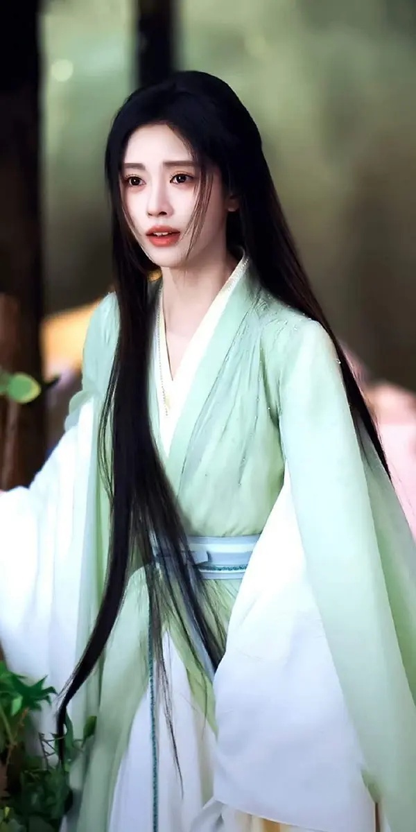 徐鞠婧祎陈都灵同款造型唉，大家觉得有cp感吗？ ​​​