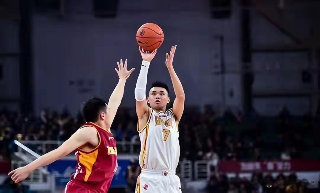 原帅18分创赛季新高！可惜全队打铁俩外援31投得22分

山西队70-74不敌广