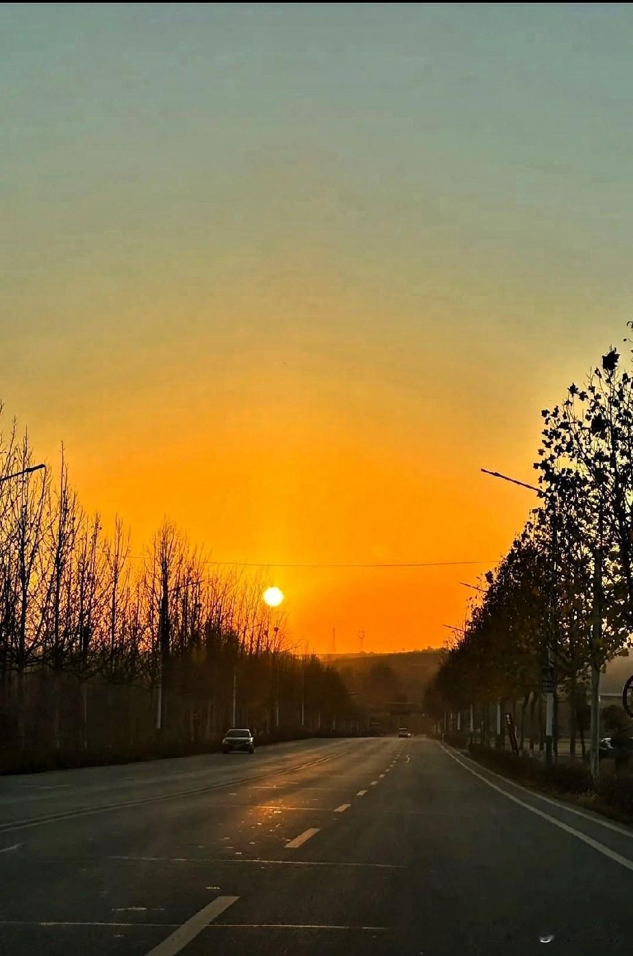 月薪5000写微头条，我靠3个笨方法月入过万！新手也能抄作业
 
之前总觉得网上