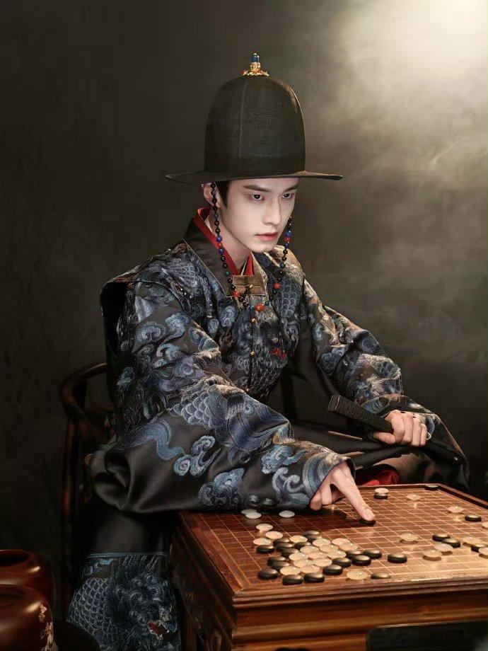 何与×包上恩新剧官宣！内敛谋士x聪慧侠女光是看到这两张脸期待值就拉满了！期待窈窈