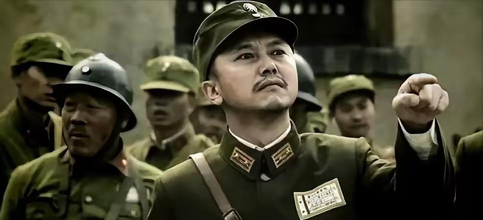 1947年11月，一封劝降信被撕得粉碎，当解放军信使被押到垛口时，国军中将武庭麟