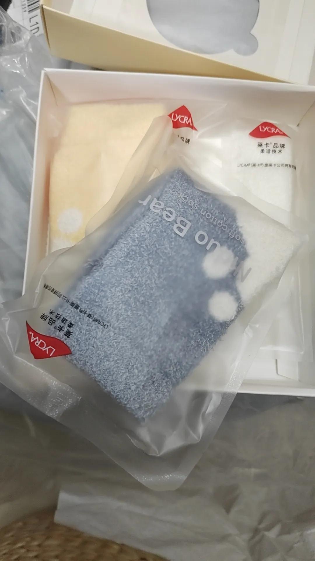 冬天来了，给孩子买几双袜子，他出生以后一直用这个品牌。

莱卡品牌很舒适，也很亲