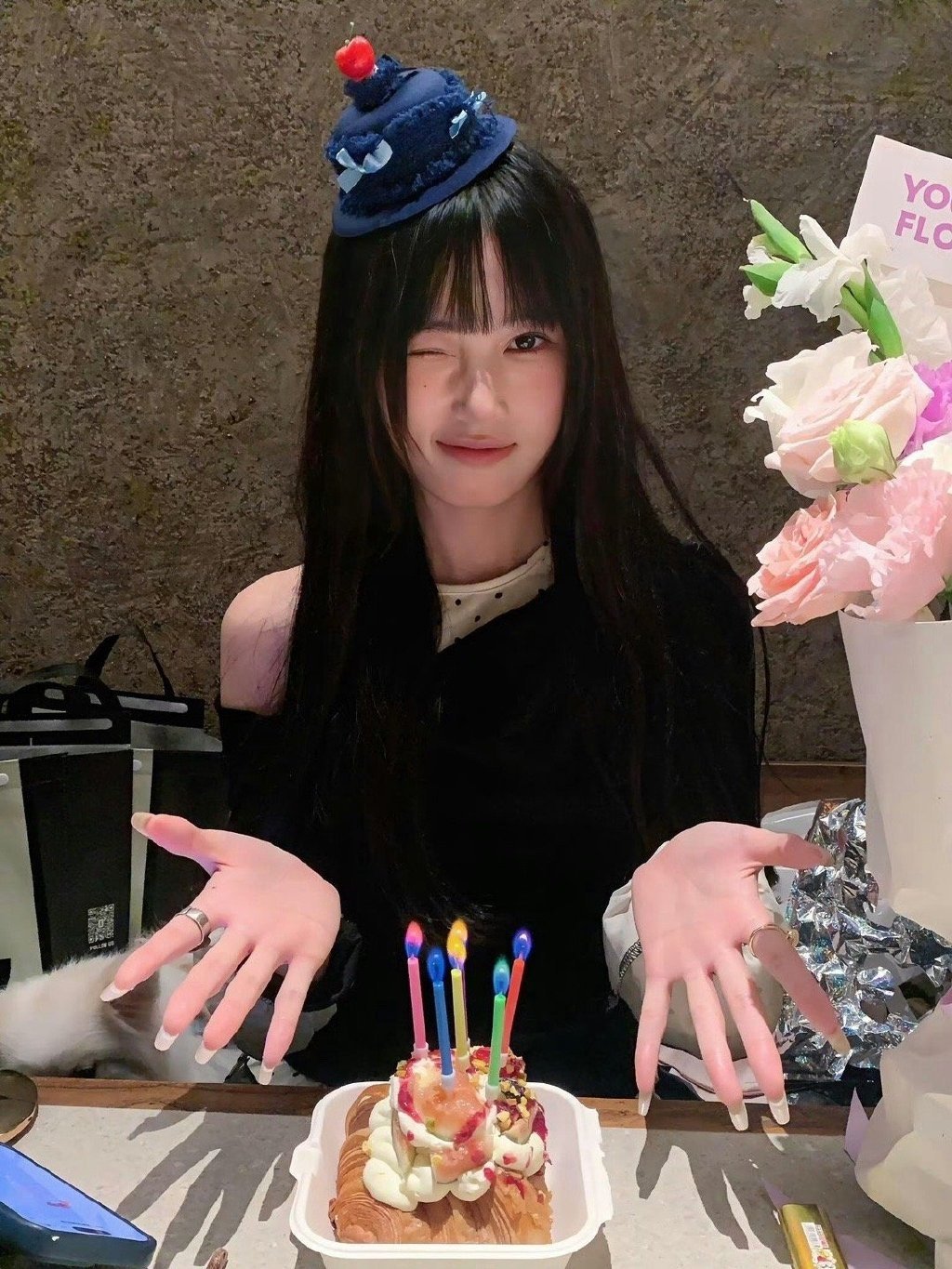 存一些生日拍照姿势 📸 