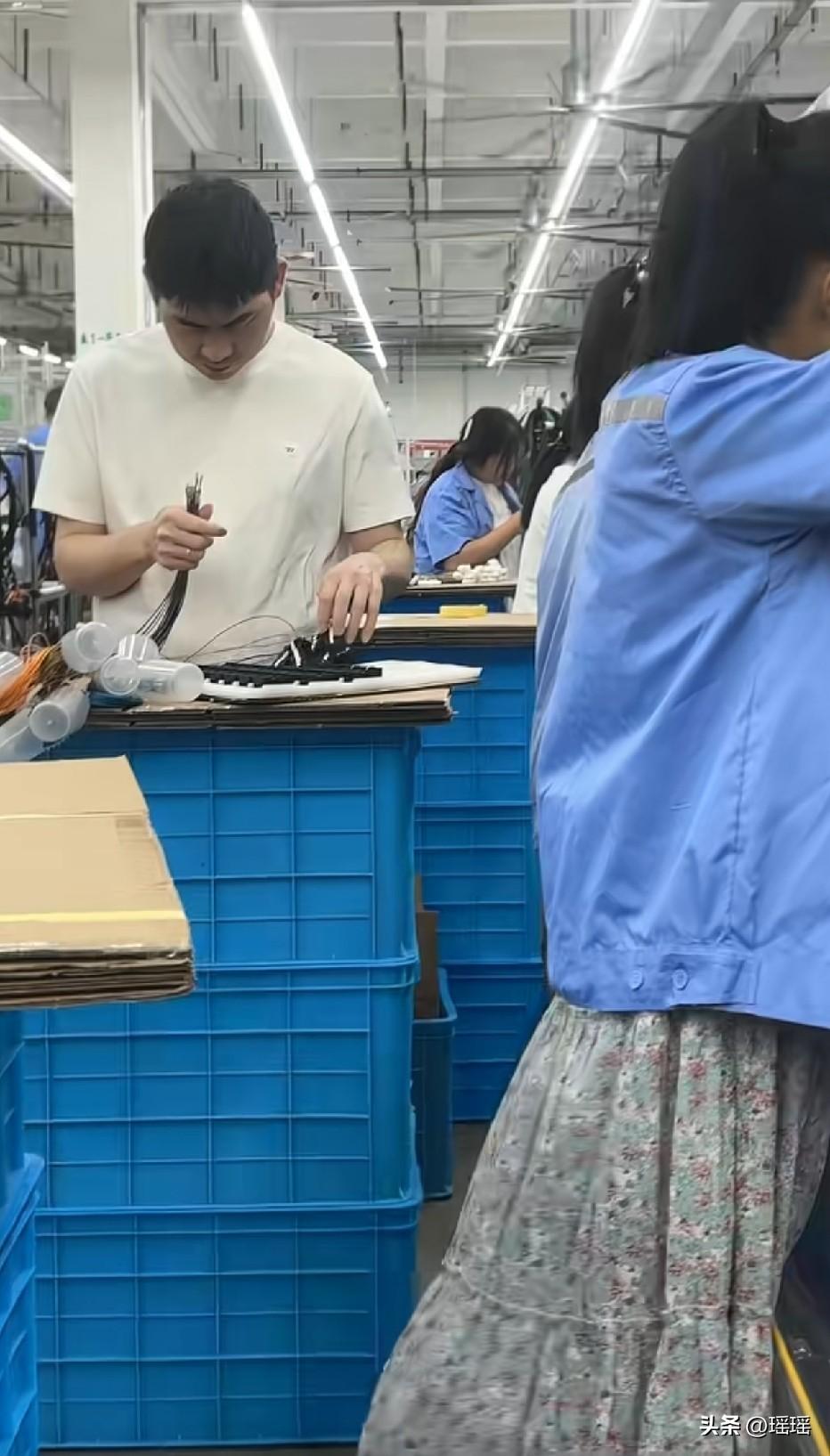搞得我又想进场打螺丝了[流泪][流泪][流泪]