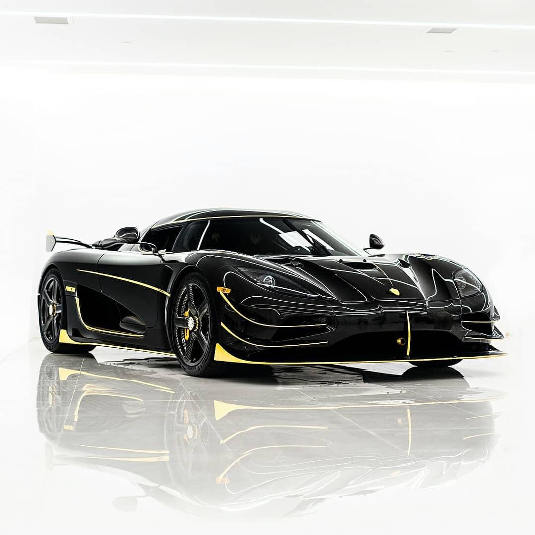 美国|  Koenigsegg Agera RS Phoenix (金凤凰) 
曾经mannykhoshbin车库里的柯尼塞格Agera RS Phoenix