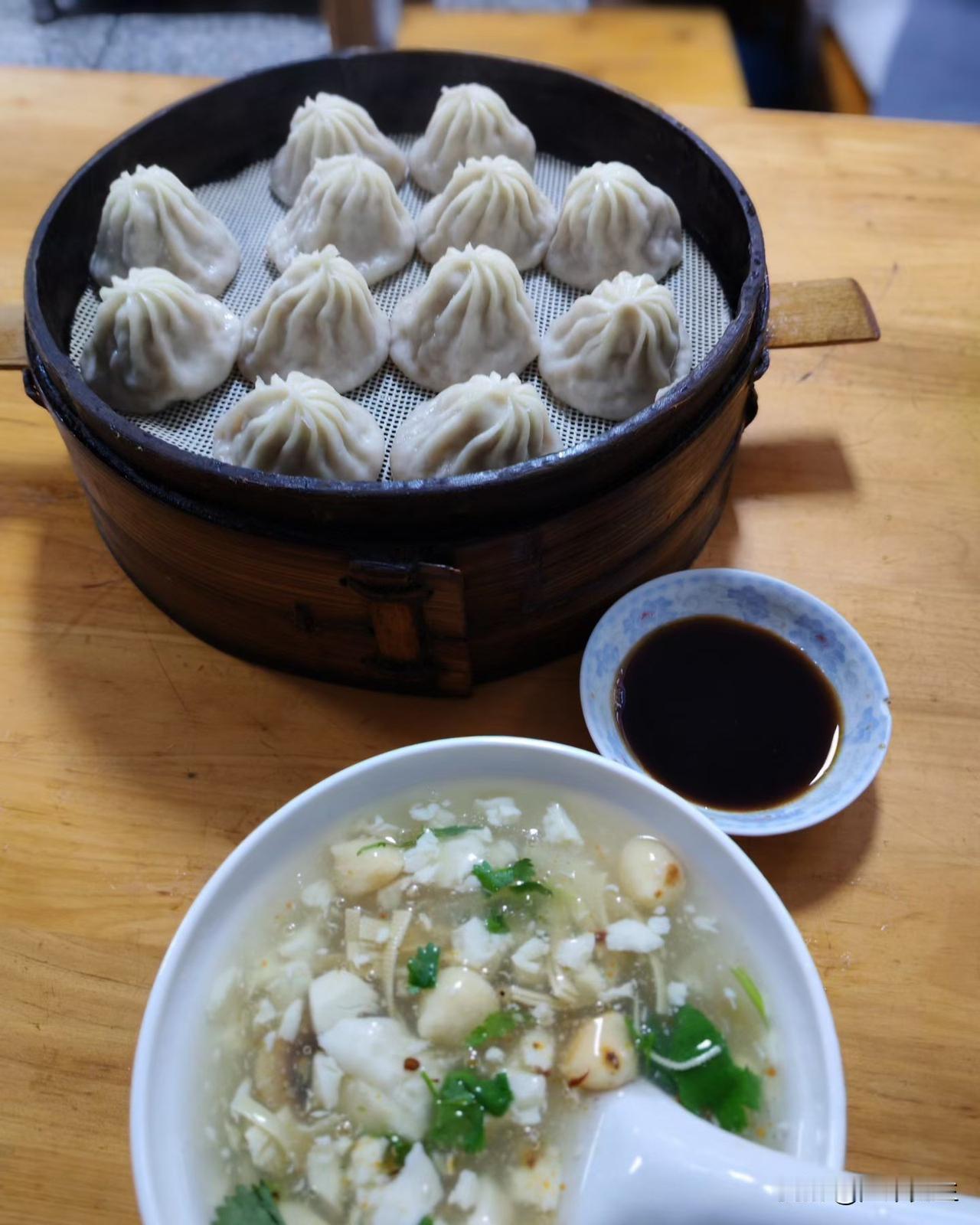 头条宝子们，早上好呀，早起的鸟儿有虫吃！