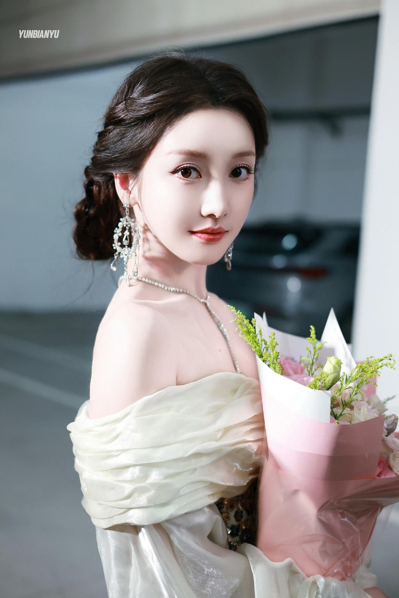 姜贞羽