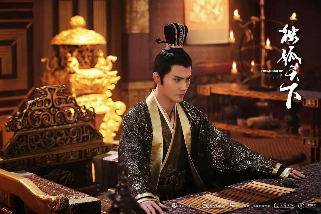 安以轩反差太大了 对安以轩，印象最深的就是她扮演的《独孤天下》里面的独孤般若。 