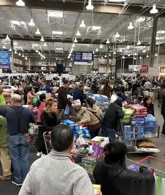 终于明白我国GDP是美国70%，人口是他的四倍，为什么我们的内需没有美国那么旺盛