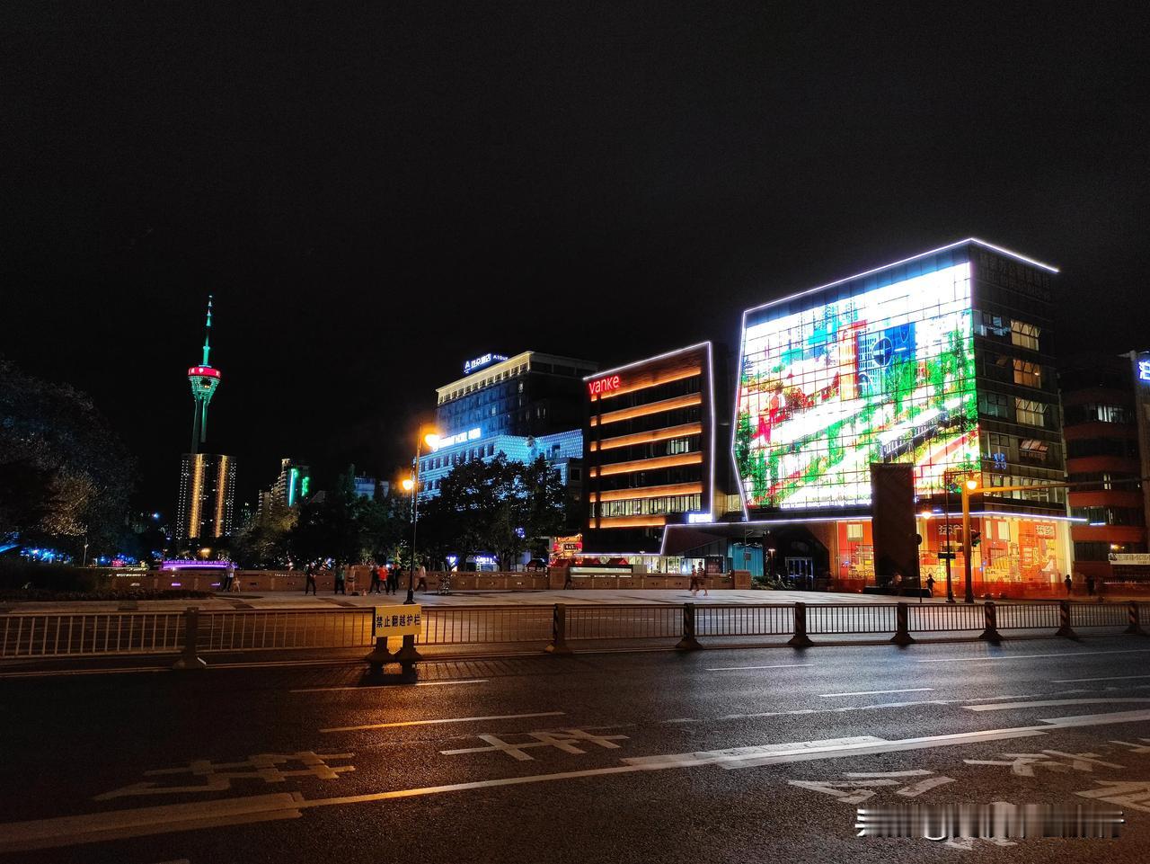 夏天来了，旅游的心开始萌动，到成都旅游，成都土族给你推荐小众却能感受成都市井烟火