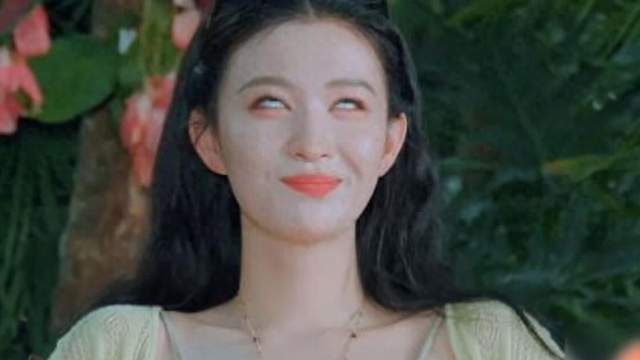 王楚然翻白眼被骂三年，真相是700度近视