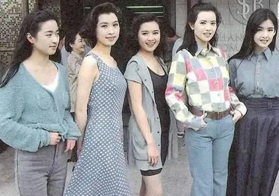 那个时候的艺人，长得是各有特色的，个性鲜明的…，可能不完美，但相貌辨识度很高，气