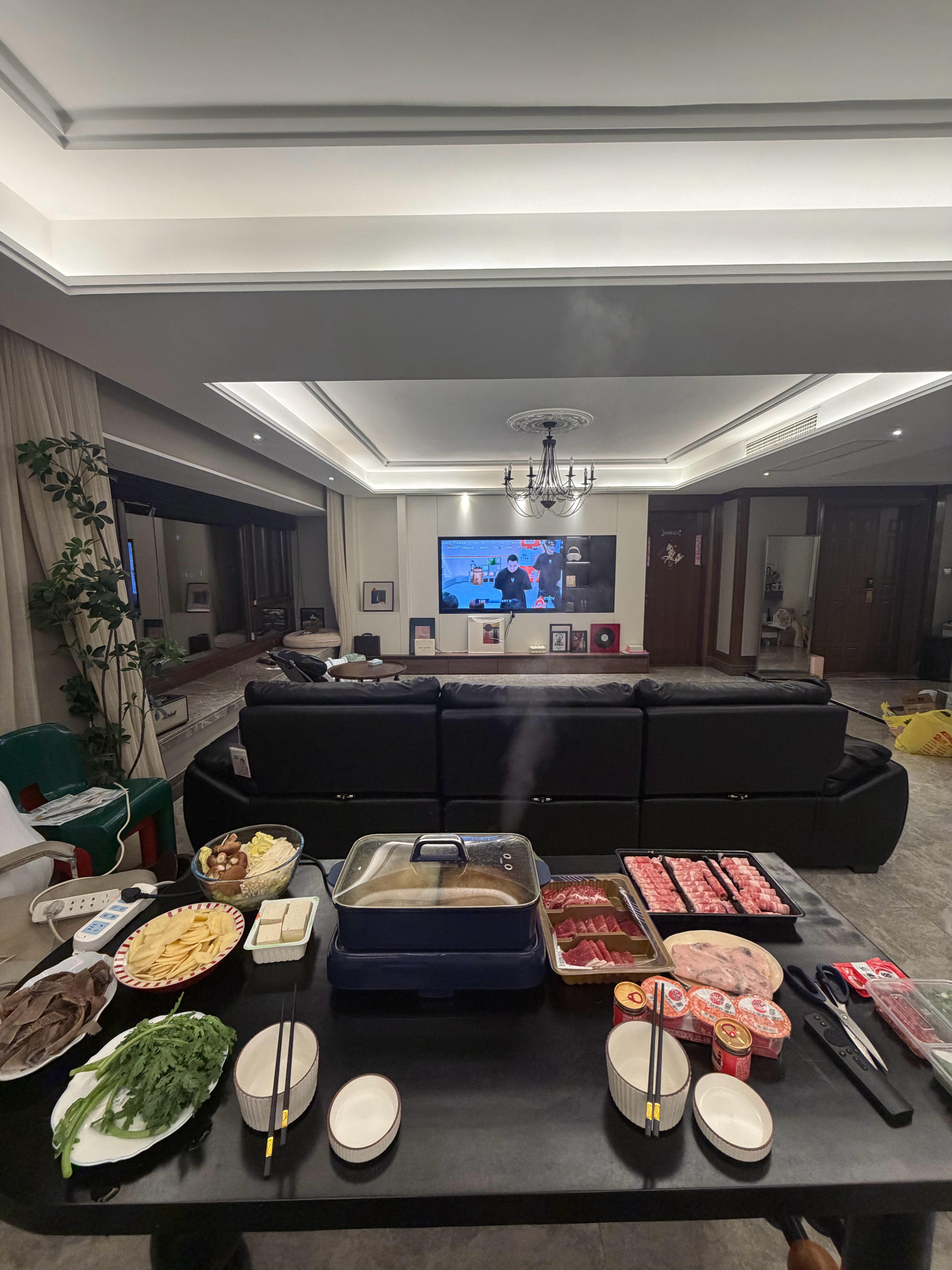 边吃边看披哥！你们看了吗我真的完全爱上艾火！！！ ​​​