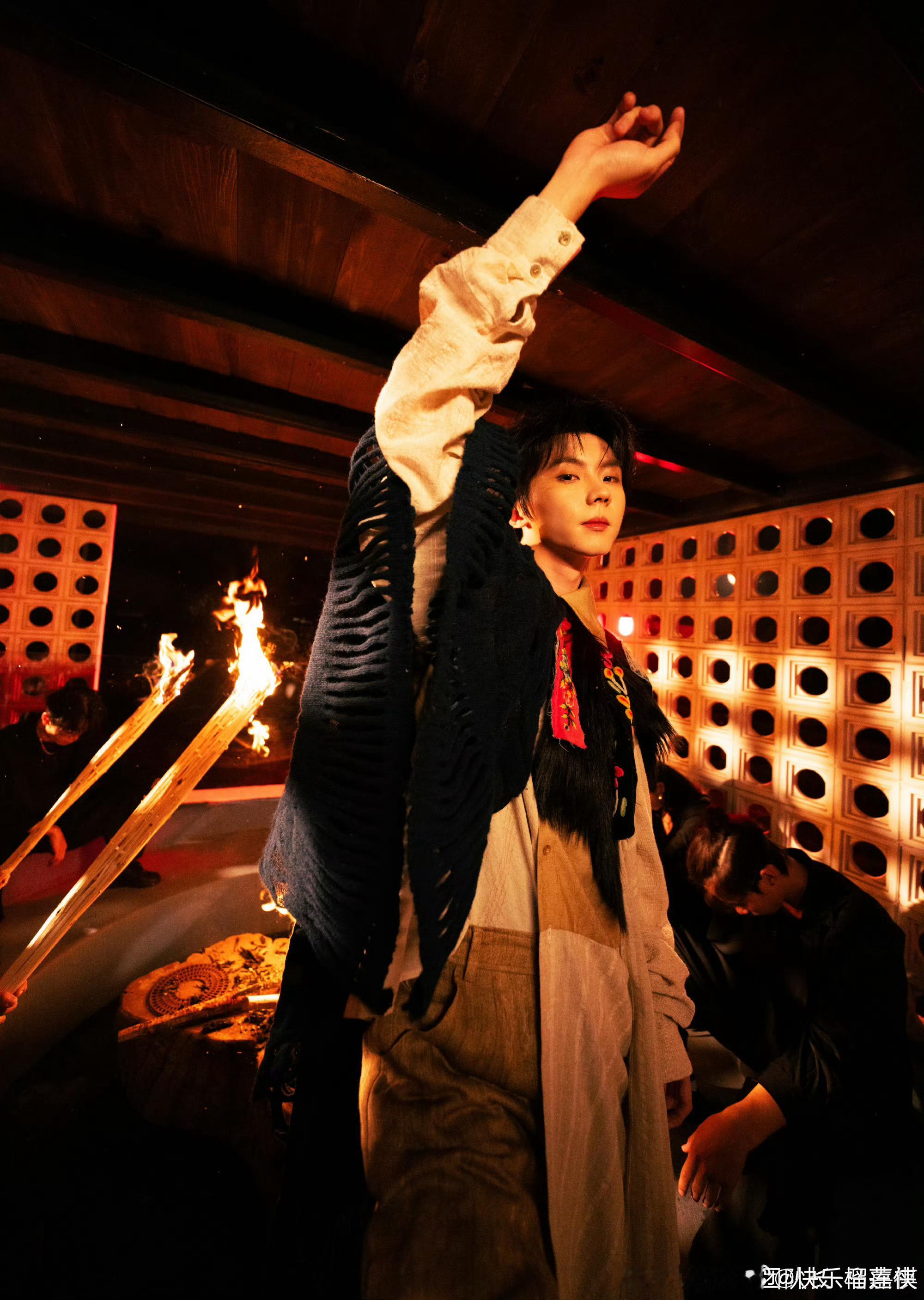 还以为马嘉祺身上着火了马嘉祺[打call] ​​​