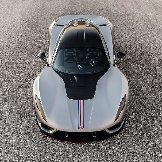 超跑Hennessey Venom F5 Lausanne Silver。 