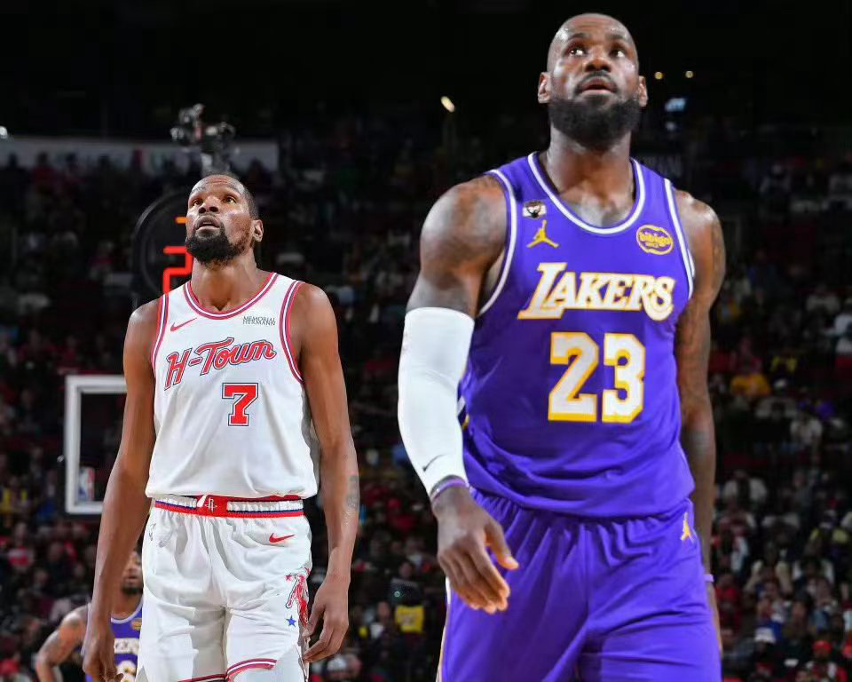 41岁的勒布朗 即将迎来他的第19次季后赛明天见👑詹姆斯